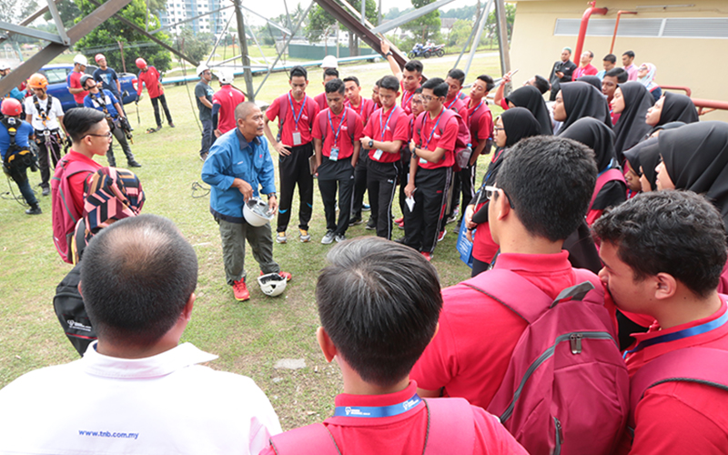 header_nurturing-future-leader header_nurturing-future-leader